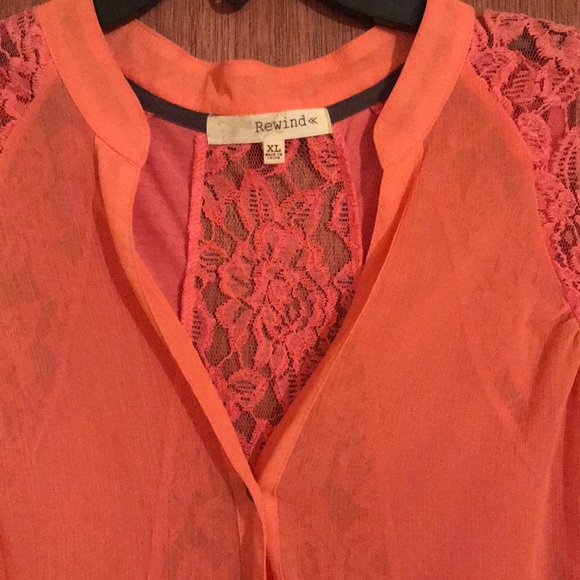 Sleeveless Button Down Shirt - Picture 2 of 3